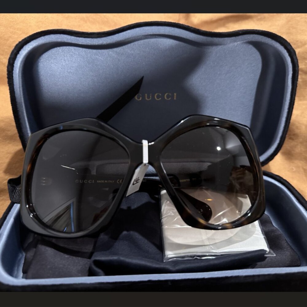 GUCCI SUNGLASSES